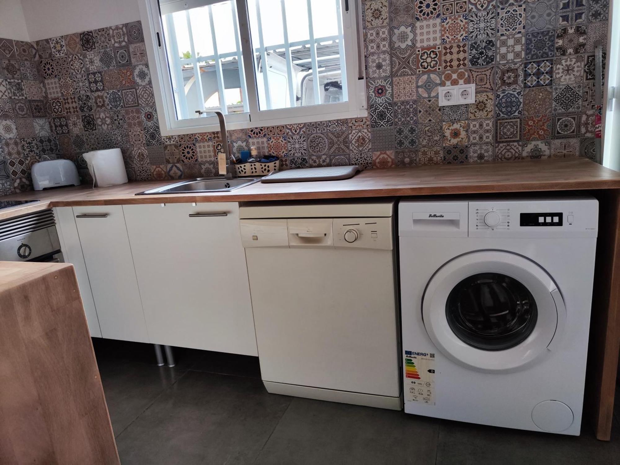 De Lujo Playa Deveses Appartement